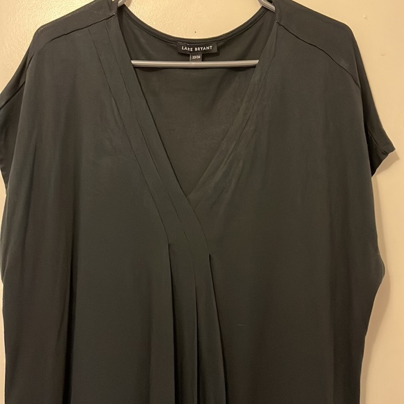 Lane Bryant pleated v-neck blouse size 22/24 - Picture 2 of 6